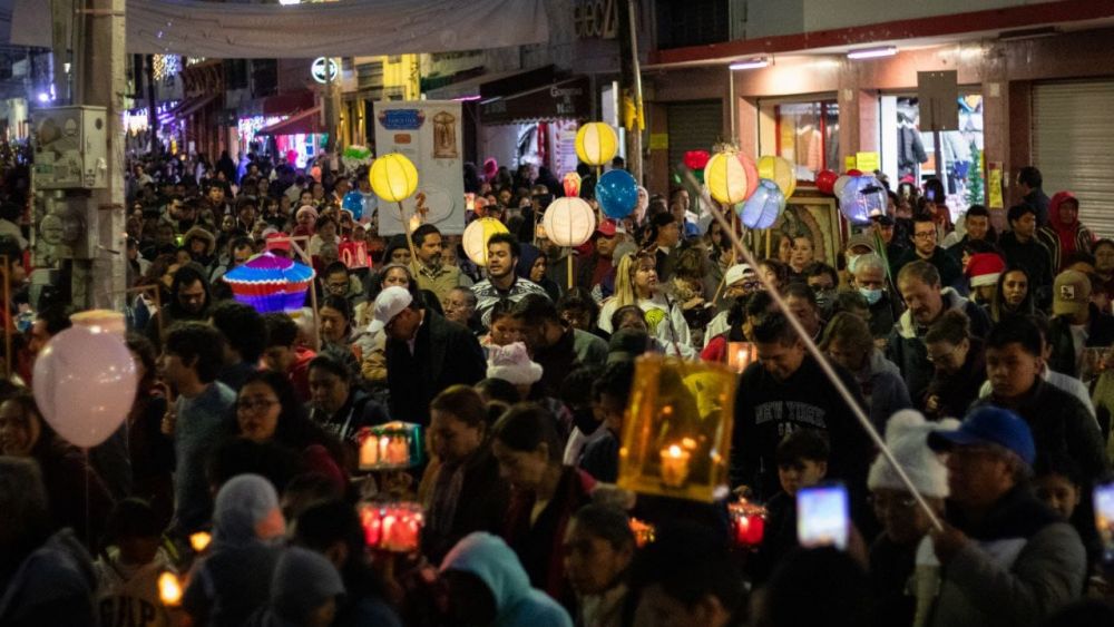 Procesión de los Farolitos 2024 ilumina las calles de San Juan del Río.