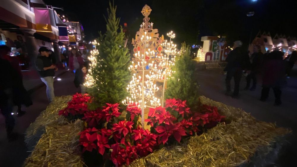 Encendido del Árbol y Villa Navideña en Tequisquiapan atrae a familias.