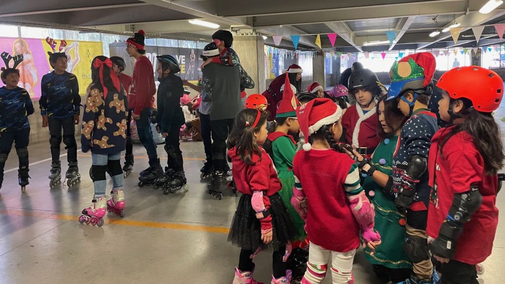 Tradicional Posada Navideña Sobre Ruedas en Evolution Roller Querétaro.