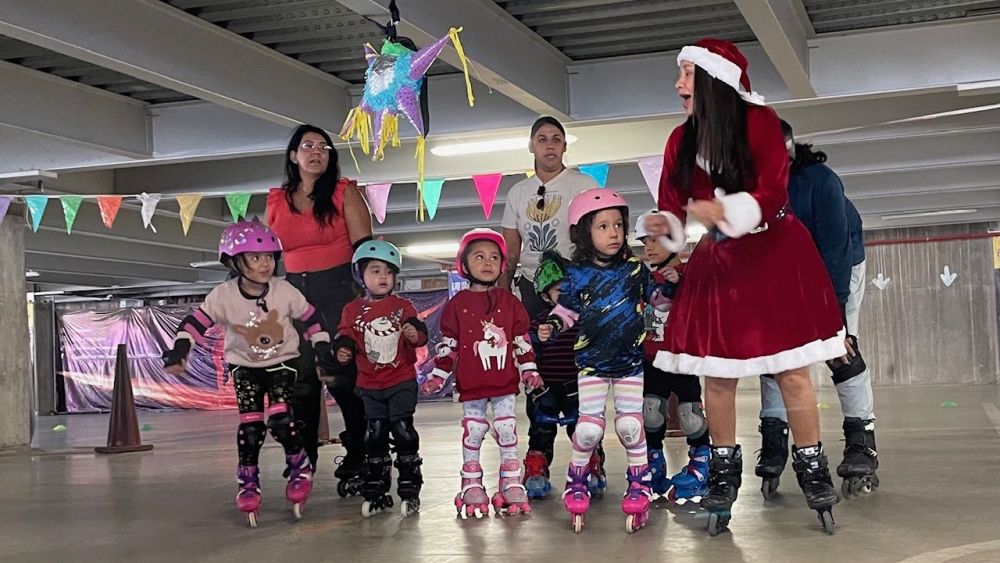 Tradicional Posada Navideña Sobre Ruedas en Evolution Roller Querétaro.