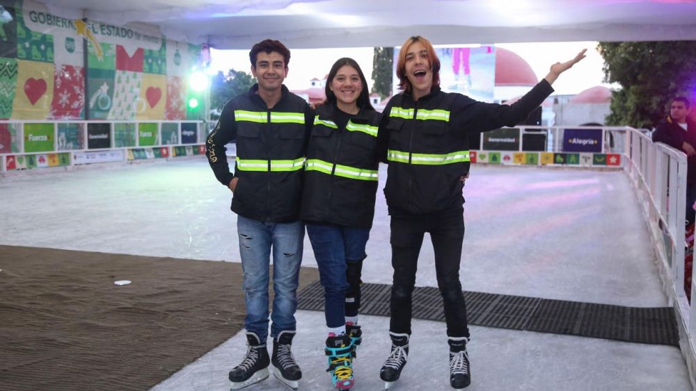 Inauguran segunda pista de hielo en la colonia Santa Bárbara como parte del Festival de la Alegría.