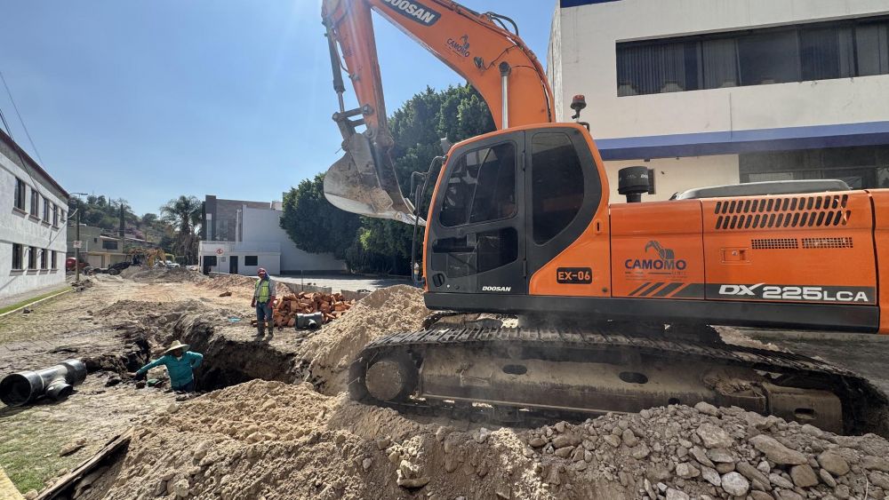 Un cochinero la obra en Circuito del Molino en San Juan del Río.