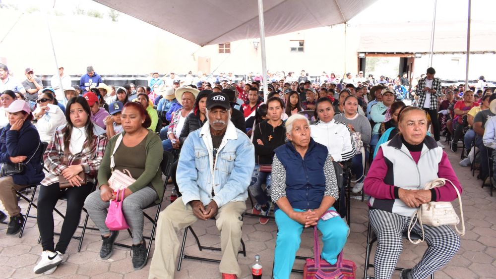 Mejoran condiciones de vida en Colón con entrega de tinacos gratuitos.