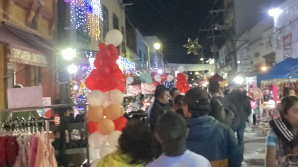 Desilusiona ventas navideñas a comerciantes del Centro Histórico de San Juan del Río.