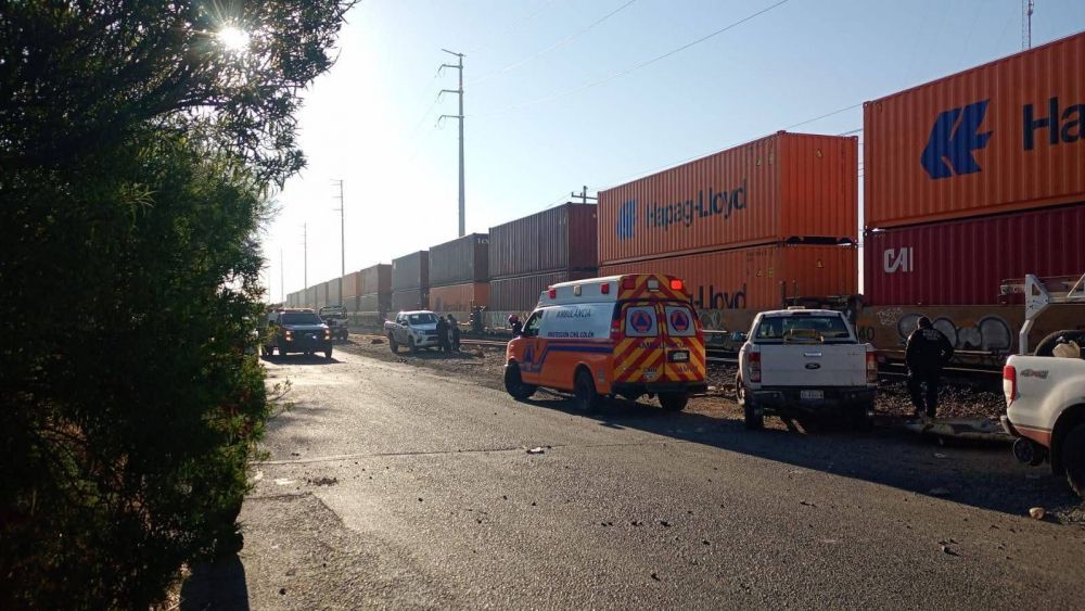 Colón: Accidente ferroviario deja camión destrozado.