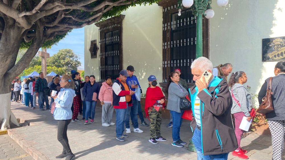 Primer día de pago de Predial lleno en San Juan del Río.