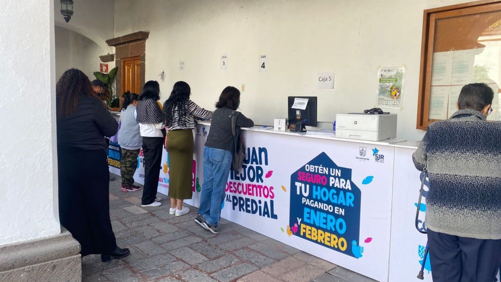 Primer día de pago de Predial lleno en San Juan del Río.