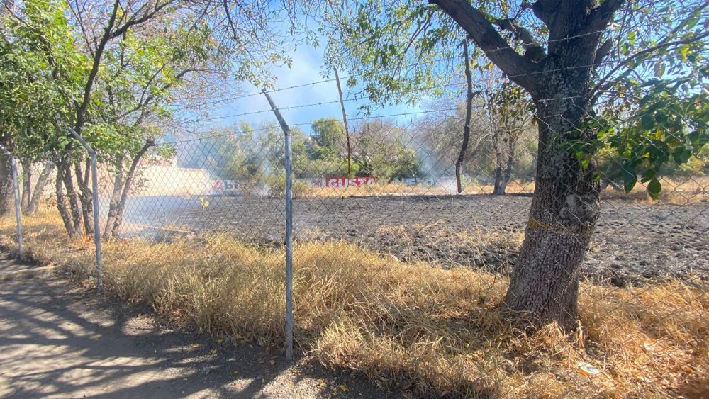 Incendian predio para evitar gastos por limpieza de maleza en San Juan del Río.