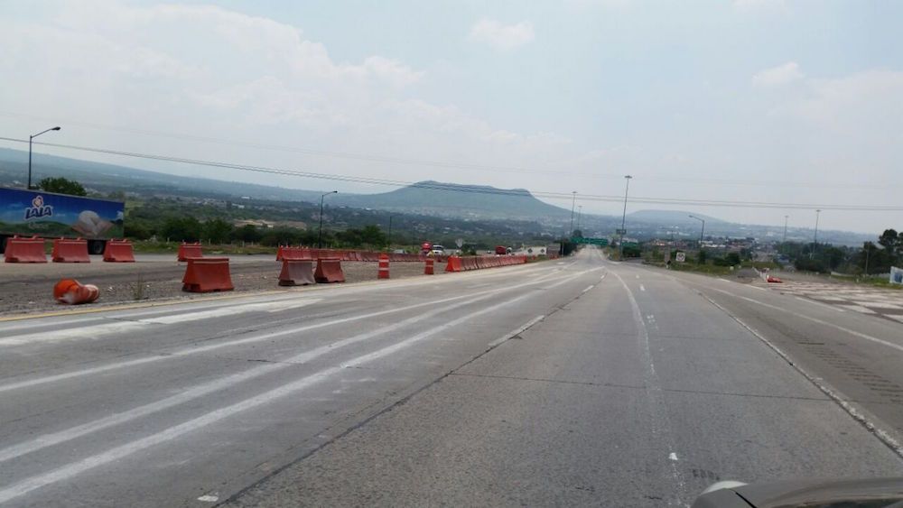 Por más de cuatro horas la autopista estuvo desierta en dirección a Querétaro, desde el kilómetro 158.