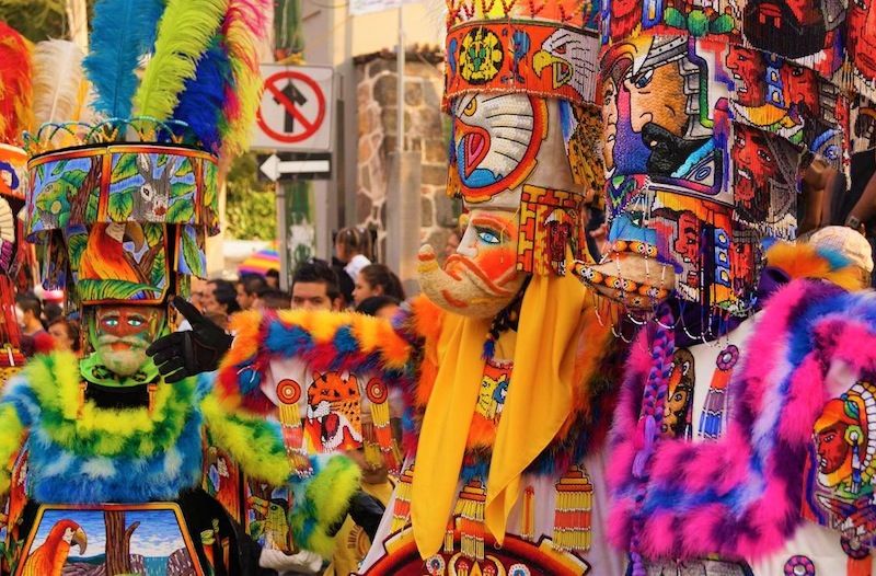 7 Beneficios de Usar un Penacho Indio: ¡Descubre la Magia de la Cultura  Nativa! - Encuentra tu disfraz favorita y disfruta al maximo con tus amigos  y amigas