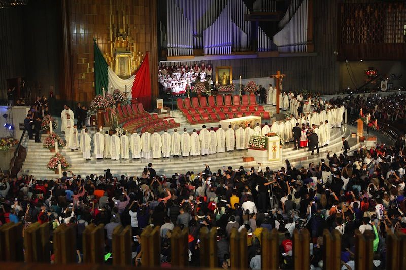 Famosos cantan “Las mañanitas” a la Virgen de Guadalupe