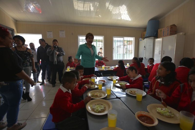 Fortalece DIF 'desayunos en caliente' en primarias de Tequisquiap...