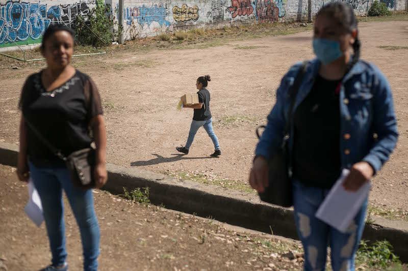 Arrancó entrega de 12 mil becas escolares en San Juan del Río