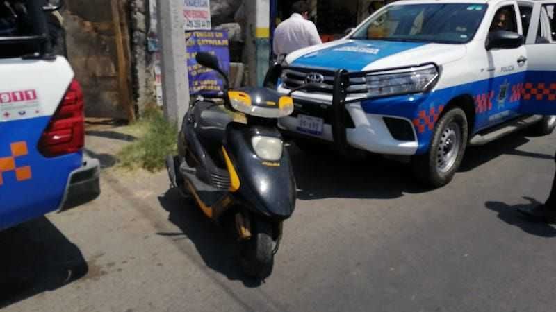 Detienen a dos sujetos por robo de motocicleta en San Juan del Rí...