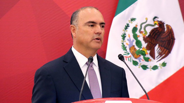 Gobernador José Calzada.