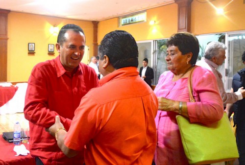 Gerardo Sánchez Vázquez, se reunió este sábado con militantes PRI.