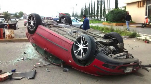 Incidente vehicularfrente al Centro de Readaptación Social (CE.RE.SO).