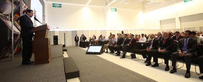 El Gobernador del Estado, Jorge López Portillo Tostado, realizó la inauguración del Mexico´s Aerospace Summit.