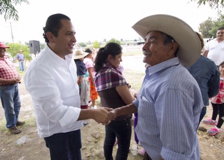 Alcalde Fabián Pineda entrega obra para beneficios de los sanjuanenses. 