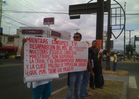 Los profesores se congregaron sobre Paseo Central. ROTATIVO