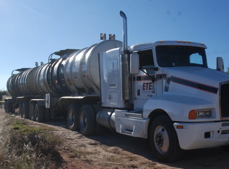 Más de 200 mil litros de combustible estaban siendo sustraídos de un ducto de PEMEX.