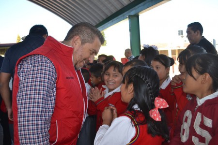 Trabajará el diputado federal, Hugo Cabrera, por la educación en Querétaro.