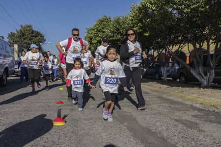 Alrededor de 600 competidores participaron en la Cuarta Carrera Atlética que conmemora el “Día de la Familia”.