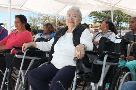 Entrega Male Ruiz apoyos asistenciales en San Juan del Rio_5