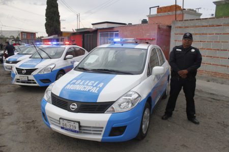 Entrega Memo Vega patrullas a SSPM en San Juan del Rio_04