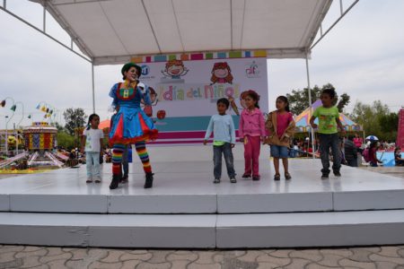 Vega Guerrero festeja Dia del Ni_o en San Juan del Rio__08
