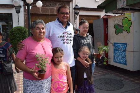 Gobierno de San Juan del Rio sale a las calles a felicitar a las Madres__02