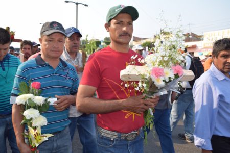 albaniles celbran dia de la santa cruz__01