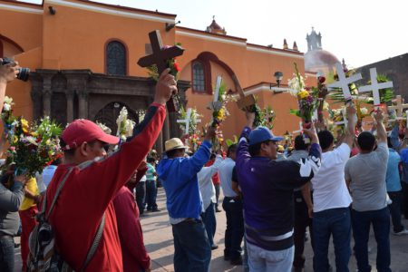 albaniles celbran dia de la santa cruz__08