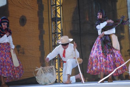 realizan-danza-flolklorica-de-tamaulipas-03